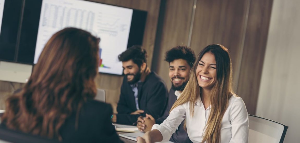 Descubra quando e como contratar o primeiro funcionário