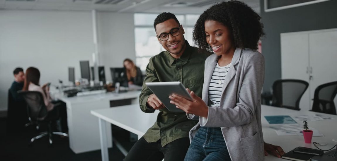 Universo do empreendedorismo: O que é incubadora e aceleradora?